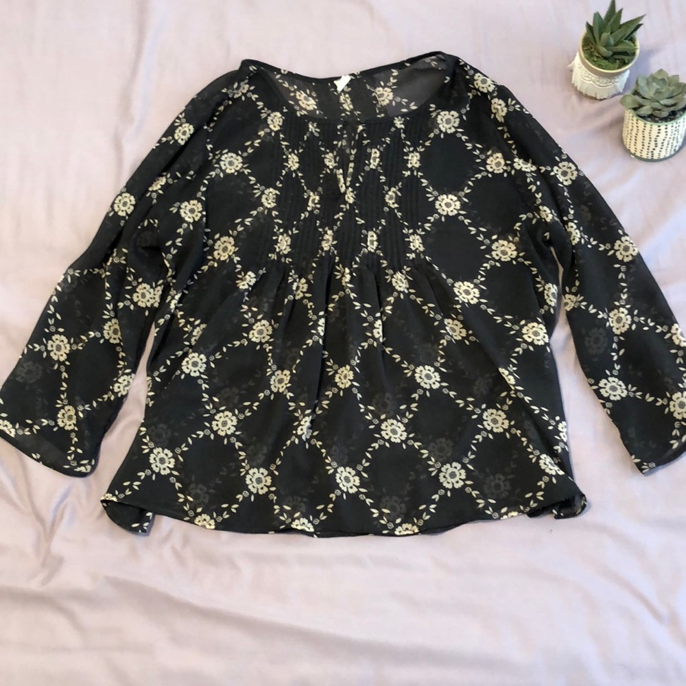 Sheer Empire Waist Top 🌟